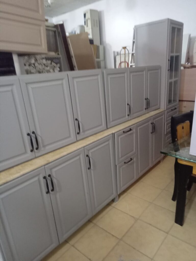 شراء الأثاث المستعمل غرف نوم حي السعاده مطبخ مكيفات والاجهزة الكهربائيه 2 WhatsApp Image 2024 10 03 at 11.00.36 AM